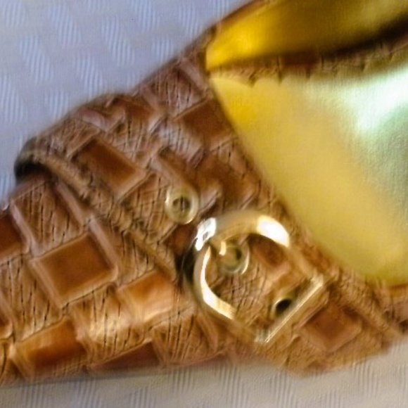 Pierre Dumas Tan Textured Heels - Picture 4 of 6